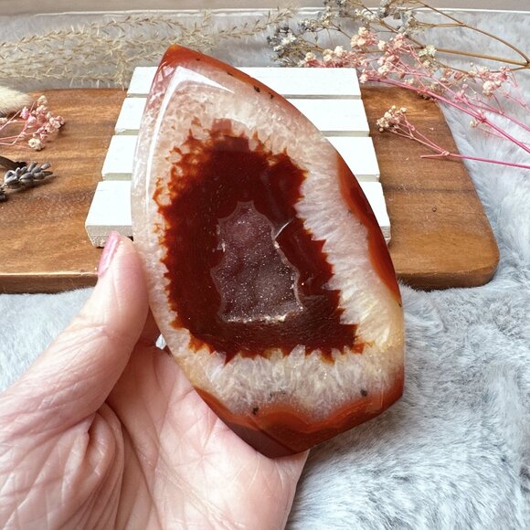 Gorgeous Carnelian Flame - Picture 6 of 6
